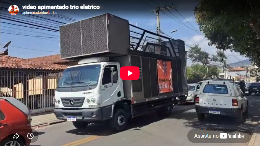 trio na carreata com logo do youtube na frente
